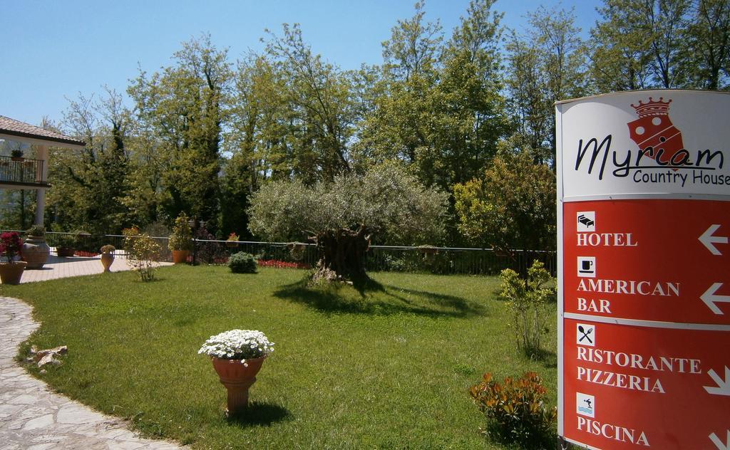 Myriam Country House B&B 메르코글리아노 외부 사진