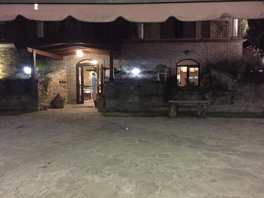 Myriam Country House B&B 메르코글리아노 외부 사진