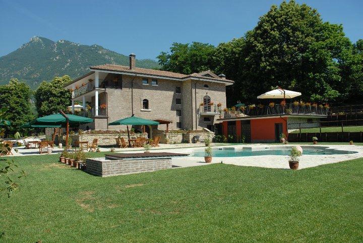 Myriam Country House B&B 메르코글리아노 외부 사진